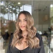 Educadora infantil con conocimientos en música y en refuerzo para los niños pequeños